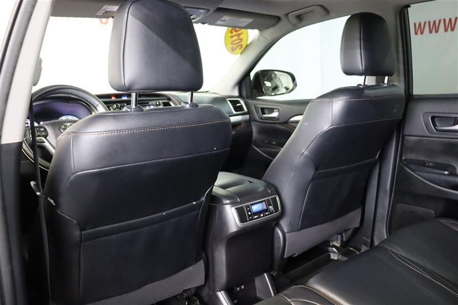 2019 Toyota Highlander XLE, available for sale in Paterson, New Jersey | Fast Track Motors. Paterson, New Jersey 2019 Toyota Highlander XLE, available for sale in Paterson, New Jersey | Fast Track Motors. Paterson, New Jersey