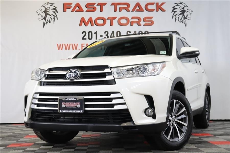 2019 Toyota Highlander XLE, available for sale in Paterson, New Jersey | Fast Track Motors. Paterson, New Jersey