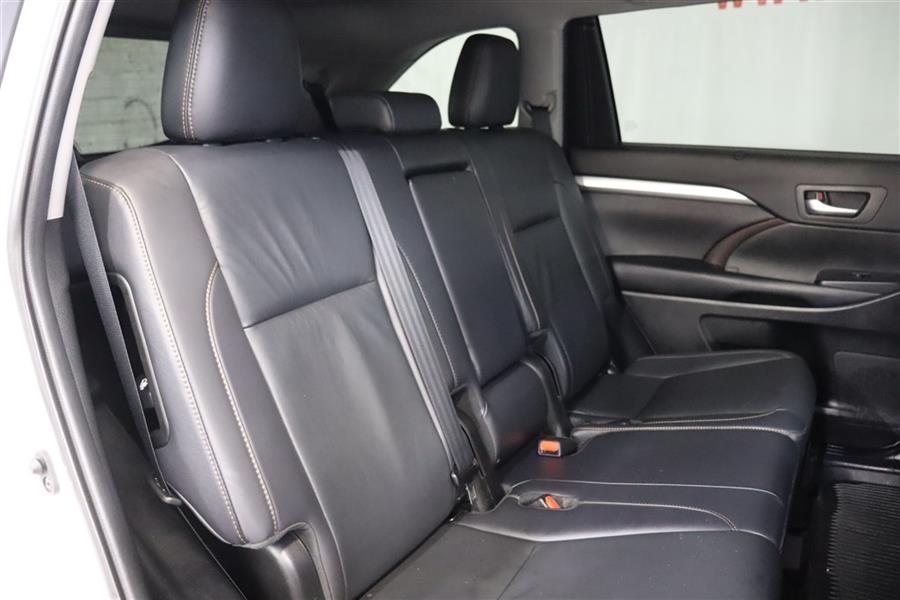 2019 Toyota Highlander XLE, available for sale in Paterson, New Jersey | Fast Track Motors. Paterson, New Jersey 2019 Toyota Highlander XLE, available for sale in Paterson, New Jersey | Fast Track Motors. Paterson, New Jersey