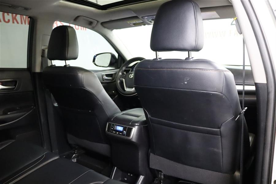 2019 Toyota Highlander XLE, available for sale in Paterson, New Jersey | Fast Track Motors. Paterson, New Jersey 2019 Toyota Highlander XLE, available for sale in Paterson, New Jersey | Fast Track Motors. Paterson, New Jersey
