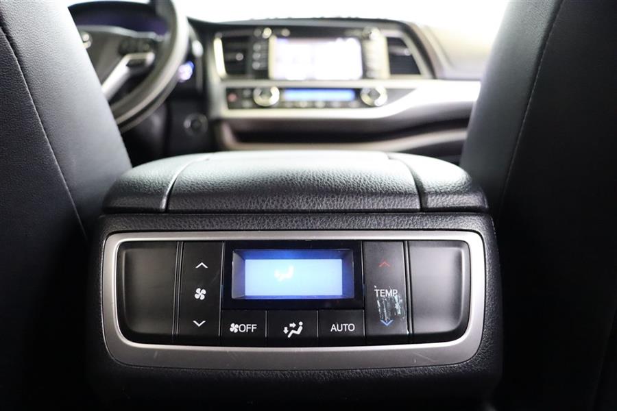 2019 Toyota Highlander XLE, available for sale in Paterson, New Jersey | Fast Track Motors. Paterson, New Jersey 2019 Toyota Highlander XLE, available for sale in Paterson, New Jersey | Fast Track Motors. Paterson, New Jersey