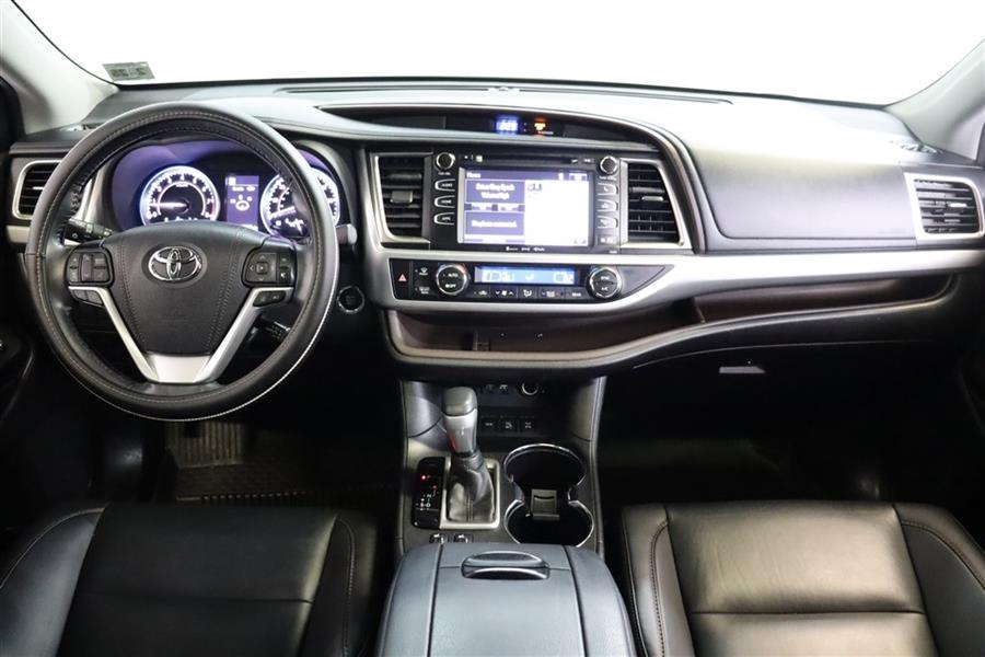2019 Toyota Highlander XLE, available for sale in Paterson, New Jersey | Fast Track Motors. Paterson, New Jersey 2019 Toyota Highlander XLE, available for sale in Paterson, New Jersey | Fast Track Motors. Paterson, New Jersey