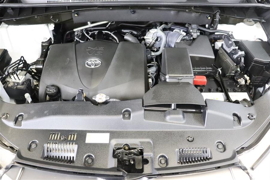 2019 Toyota Highlander XLE, available for sale in Paterson, New Jersey | Fast Track Motors. Paterson, New Jersey 2019 Toyota Highlander XLE, available for sale in Paterson, New Jersey | Fast Track Motors. Paterson, New Jersey