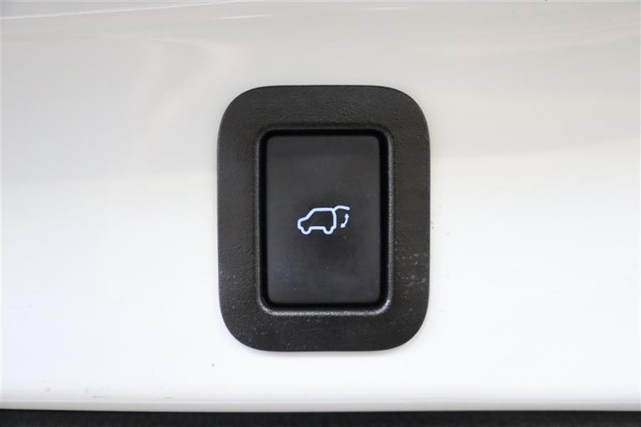 2019 Toyota Highlander XLE, available for sale in Paterson, New Jersey | Fast Track Motors. Paterson, New Jersey 2019 Toyota Highlander XLE, available for sale in Paterson, New Jersey | Fast Track Motors. Paterson, New Jersey