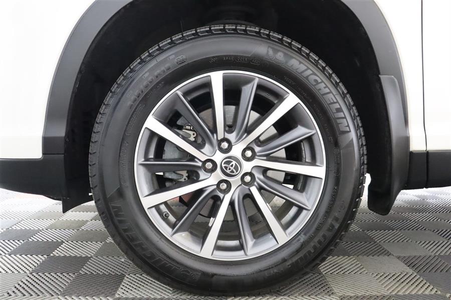 2019 Toyota Highlander XLE, available for sale in Paterson, New Jersey | Fast Track Motors. Paterson, New Jersey 2019 Toyota Highlander XLE, available for sale in Paterson, New Jersey | Fast Track Motors. Paterson, New Jersey
