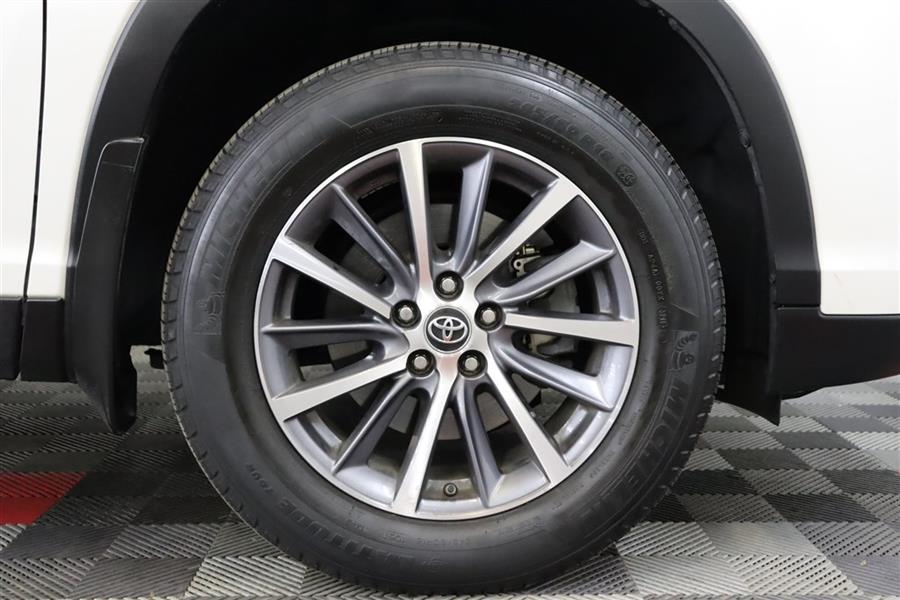 2019 Toyota Highlander XLE, available for sale in Paterson, New Jersey | Fast Track Motors. Paterson, New Jersey 2019 Toyota Highlander XLE, available for sale in Paterson, New Jersey | Fast Track Motors. Paterson, New Jersey