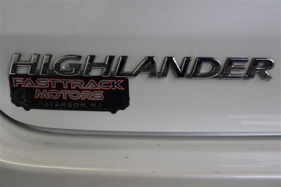 2019 Toyota Highlander XLE, available for sale in Paterson, New Jersey | Fast Track Motors. Paterson, New Jersey 2019 Toyota Highlander XLE, available for sale in Paterson, New Jersey | Fast Track Motors. Paterson, New Jersey