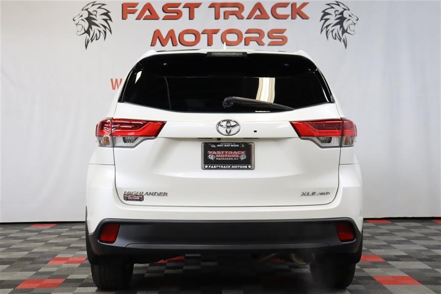 2019 Toyota Highlander XLE, available for sale in Paterson, New Jersey | Fast Track Motors. Paterson, New Jersey 2019 Toyota Highlander XLE, available for sale in Paterson, New Jersey | Fast Track Motors. Paterson, New Jersey