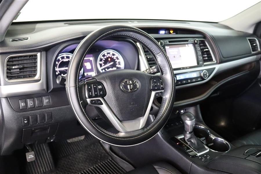 2019 Toyota Highlander XLE, available for sale in Paterson, New Jersey | Fast Track Motors. Paterson, New Jersey 2019 Toyota Highlander XLE, available for sale in Paterson, New Jersey | Fast Track Motors. Paterson, New Jersey