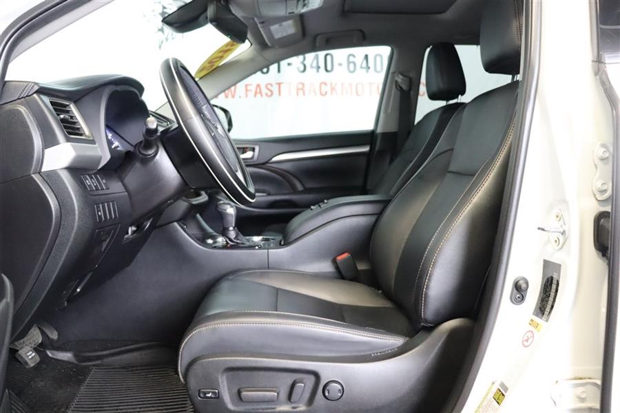 2019 Toyota Highlander XLE, available for sale in Paterson, New Jersey | Fast Track Motors. Paterson, New Jersey 2019 Toyota Highlander XLE, available for sale in Paterson, New Jersey | Fast Track Motors. Paterson, New Jersey
