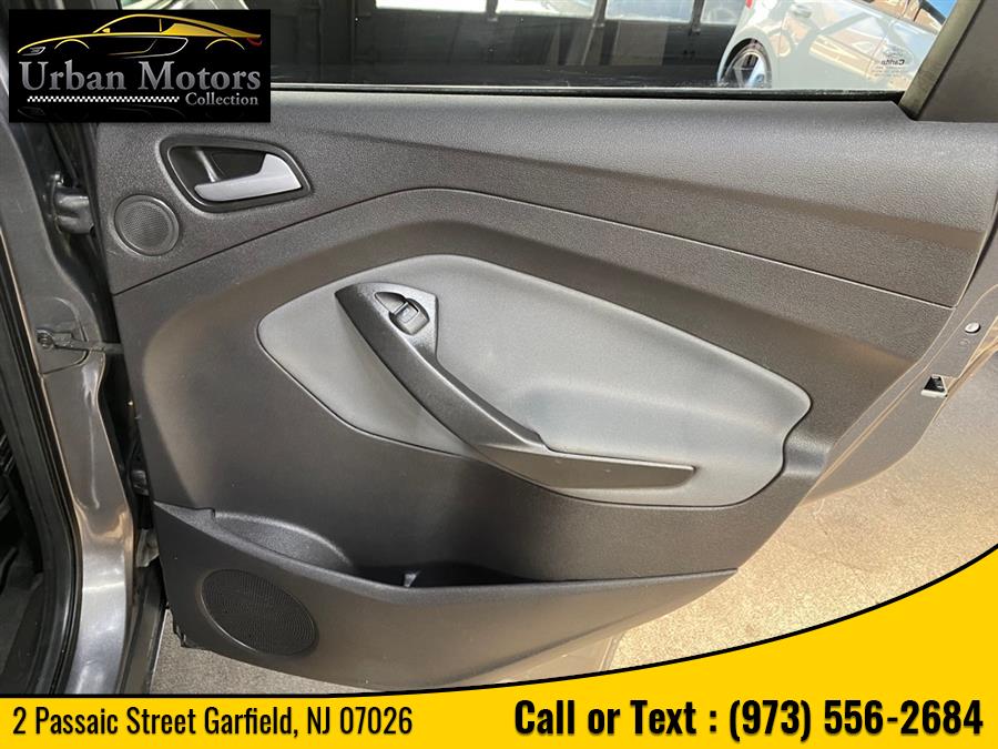 2013 Ford Escape SE, available for sale in Garfield, New Jersey | Urban Motors Collection. Garfield, New Jersey 2013 Ford Escape SE, available for sale in Garfield, New Jersey | Urban Motors Collection. Garfield, New Jersey