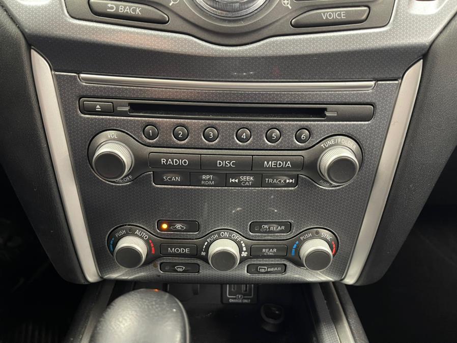 2019 Nissan Pathfinder 4x4 SL, available for sale in Inwood, New York | 5 Towns Drive. Inwood, New York 2019 Nissan Pathfinder 4x4 SL, available for sale in Inwood, New York | 5 Towns Drive. Inwood, New York