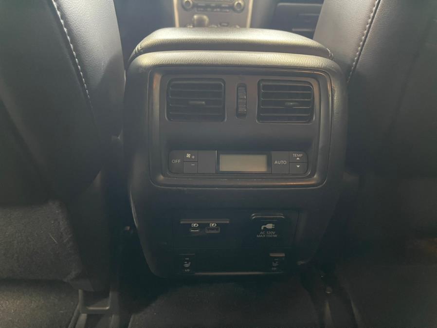 2019 Nissan Pathfinder 4x4 SL, available for sale in Inwood, New York | 5 Towns Drive. Inwood, New York 2019 Nissan Pathfinder 4x4 SL, available for sale in Inwood, New York | 5 Towns Drive. Inwood, New York