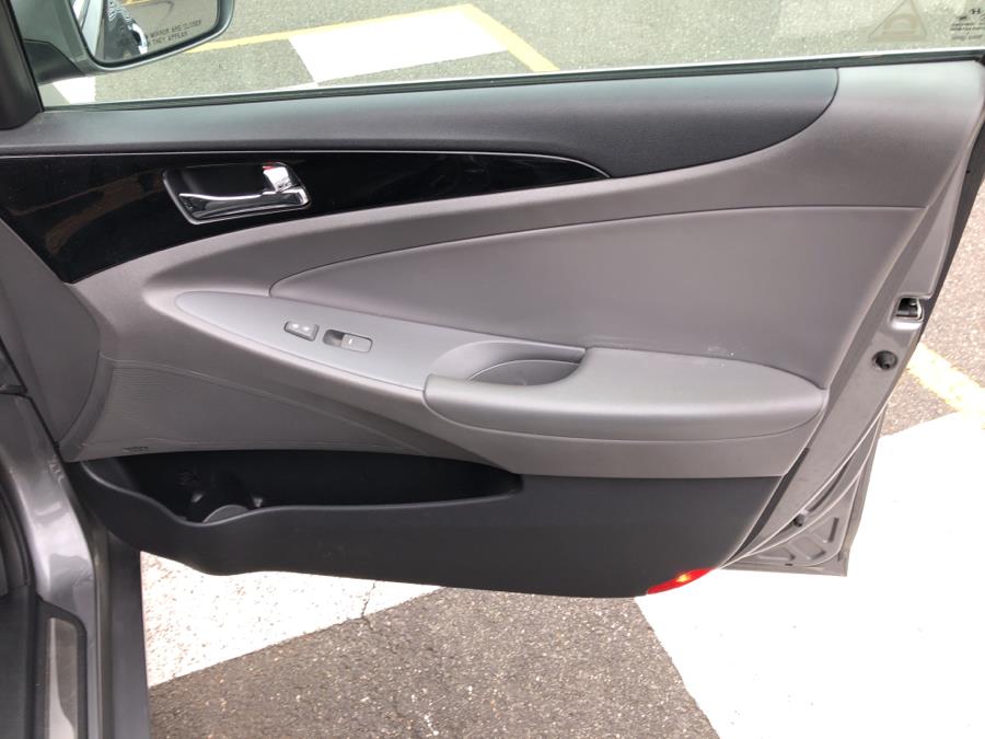 2013 Hyundai Sonata 4dr Sdn 2.4L Auto Limited, available for sale in Waterbury, Connecticut | National Auto Brokers, Inc.. Waterbury, Connecticut 2013 Hyundai Sonata 4dr Sdn 2.4L Auto Limited, available for sale in Waterbury, Connecticut | National Auto Brokers, Inc.. Waterbury, Connecticut