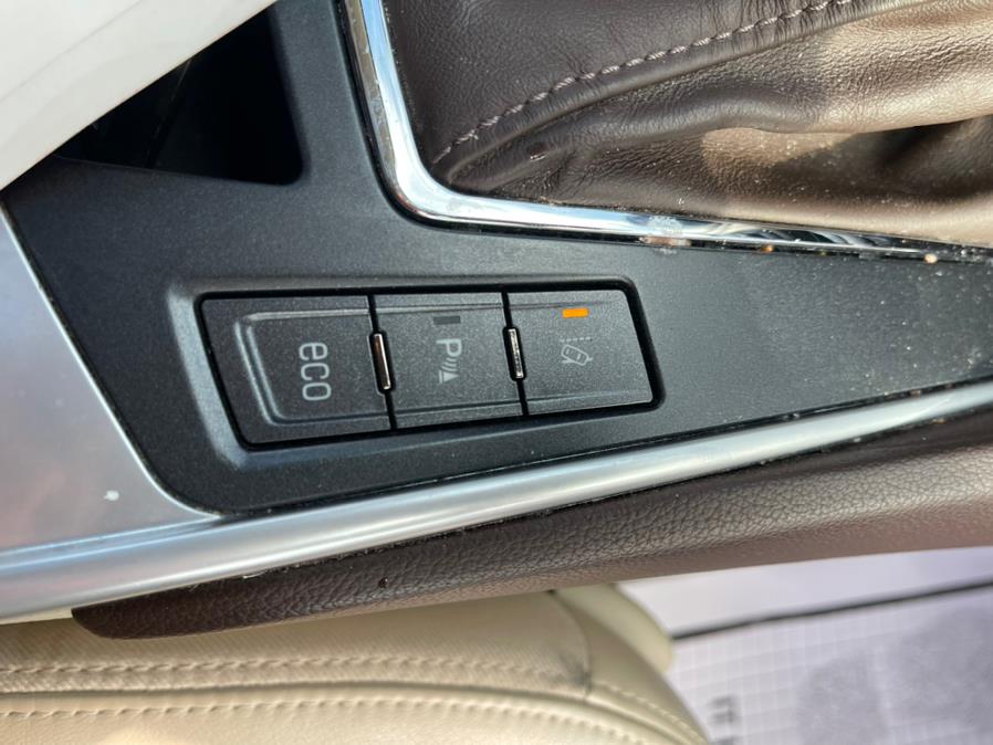 2013 Cadillac SRX AWD 4dr Luxury Collection, available for sale in Irvington, New Jersey | Elis Motors Corp. Irvington, New Jersey 2013 Cadillac SRX AWD 4dr Luxury Collection, available for sale in Irvington, New Jersey | Elis Motors Corp. Irvington, New Jersey