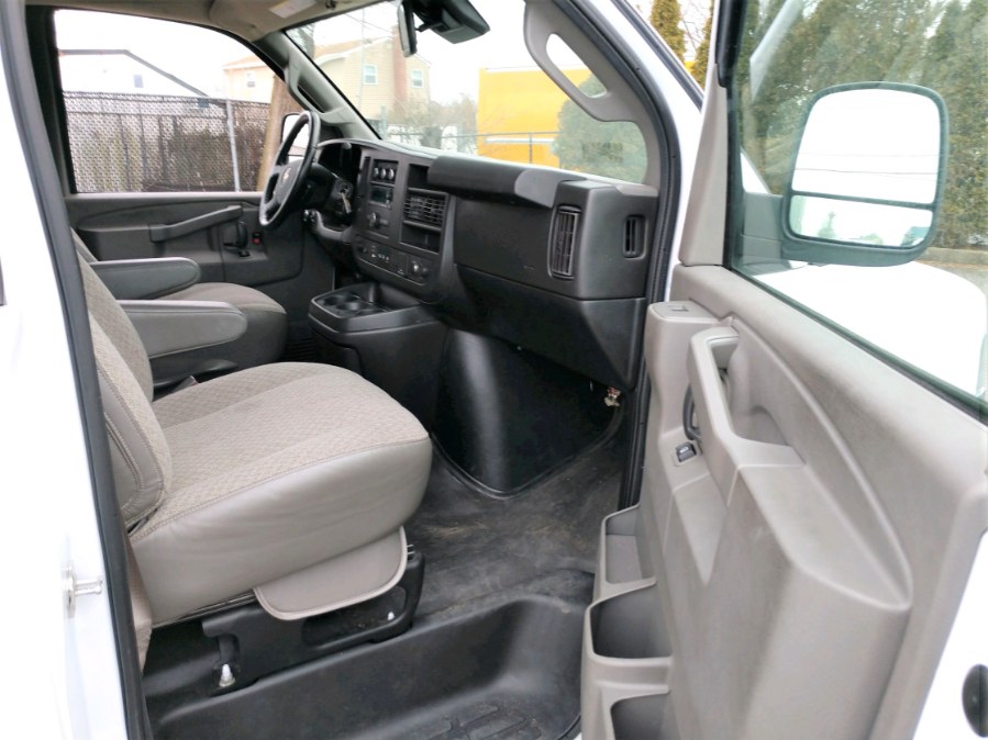 2021 Chevrolet EXPRESS 3500 14 FT BOX 3500 Van 159" SRW, available for sale in COPIAGUE, New York | Warwick Auto Sales Inc. COPIAGUE, New York 2021 Chevrolet EXPRESS 3500 14 FT BOX 3500 Van 159" SRW, available for sale in COPIAGUE, New York | Warwick Auto Sales Inc. COPIAGUE, New York