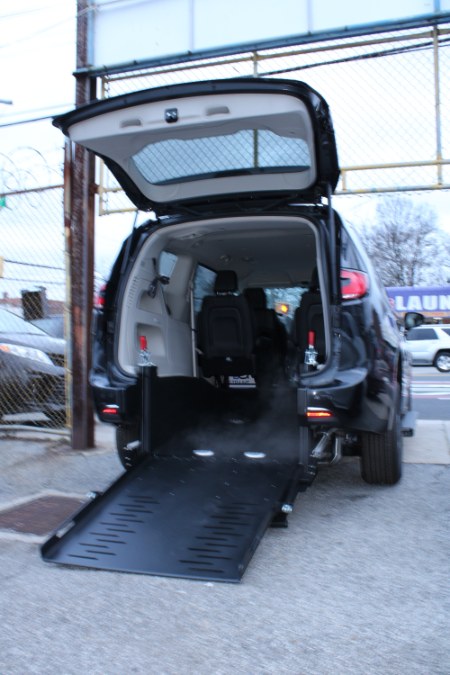 2022 Chrysler Pacifica Touring L FWD, available for sale in BROOKLYN, New York | Deals on Wheels International Auto. BROOKLYN, New York 2022 Chrysler Pacifica Touring L FWD, available for sale in BROOKLYN, New York | Deals on Wheels International Auto. BROOKLYN, New York