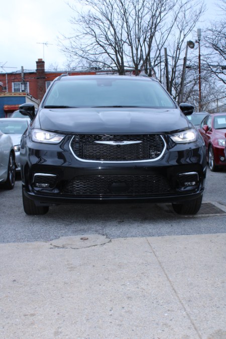 2022 Chrysler Pacifica Touring L FWD, available for sale in BROOKLYN, New York | Deals on Wheels International Auto. BROOKLYN, New York 2022 Chrysler Pacifica Touring L FWD, available for sale in BROOKLYN, New York | Deals on Wheels International Auto. BROOKLYN, New York
