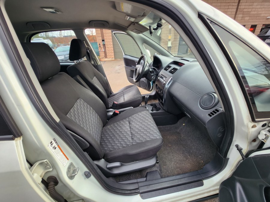 2009 Suzuki SX4 5dr HB Auto Technology Pkg AWD, available for sale in Bristol, Connecticut | Dealmax Motors LLC. Bristol, Connecticut 2009 Suzuki SX4 5dr HB Auto Technology Pkg AWD, available for sale in Bristol, Connecticut | Dealmax Motors LLC. Bristol, Connecticut