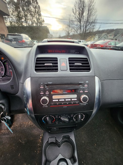 2009 Suzuki SX4 5dr HB Auto Technology Pkg AWD, available for sale in Bristol, Connecticut | Dealmax Motors LLC. Bristol, Connecticut 2009 Suzuki SX4 5dr HB Auto Technology Pkg AWD, available for sale in Bristol, Connecticut | Dealmax Motors LLC. Bristol, Connecticut