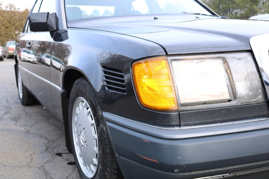 1992 Mercedes-Benz 300 Series 4dr Sedan 300D 2.5 Turbo, available for sale in Bristol, Connecticut | Dealmax Motors LLC. Bristol, Connecticut 1992 Mercedes-Benz 300 Series 4dr Sedan 300D 2.5 Turbo, available for sale in Bristol, Connecticut | Dealmax Motors LLC. Bristol, Connecticut
