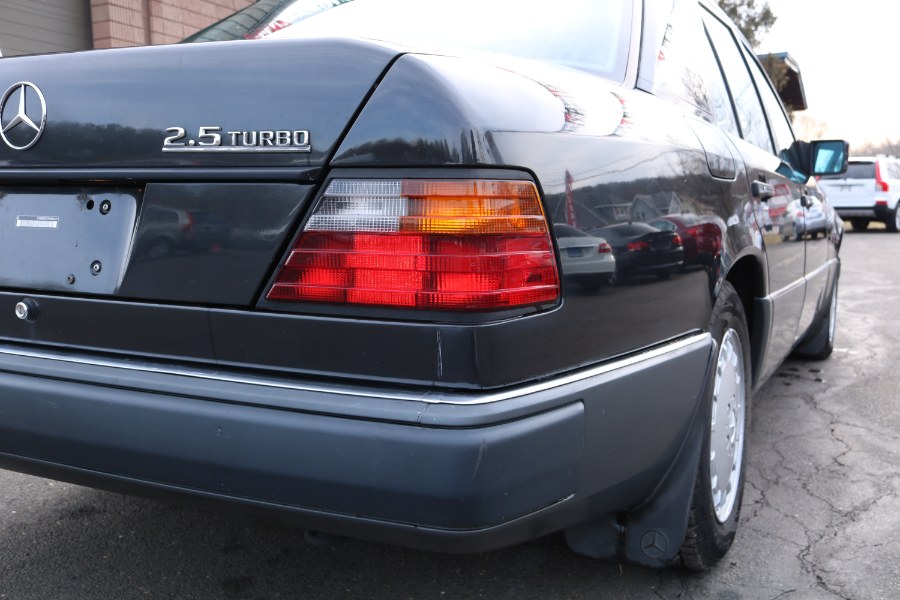 1992 Mercedes-Benz 300 Series 4dr Sedan 300D 2.5 Turbo, available for sale in Bristol, Connecticut | Dealmax Motors LLC. Bristol, Connecticut 1992 Mercedes-Benz 300 Series 4dr Sedan 300D 2.5 Turbo, available for sale in Bristol, Connecticut | Dealmax Motors LLC. Bristol, Connecticut