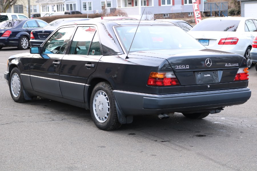 1992 Mercedes-Benz 300 Series 4dr Sedan 300D 2.5 Turbo, available for sale in Bristol, Connecticut | Dealmax Motors LLC. Bristol, Connecticut 1992 Mercedes-Benz 300 Series 4dr Sedan 300D 2.5 Turbo, available for sale in Bristol, Connecticut | Dealmax Motors LLC. Bristol, Connecticut