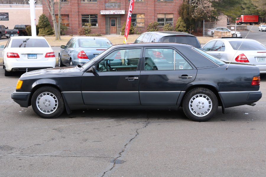 1992 Mercedes-Benz 300 Series 4dr Sedan 300D 2.5 Turbo, available for sale in Bristol, Connecticut | Dealmax Motors LLC. Bristol, Connecticut 1992 Mercedes-Benz 300 Series 4dr Sedan 300D 2.5 Turbo, available for sale in Bristol, Connecticut | Dealmax Motors LLC. Bristol, Connecticut