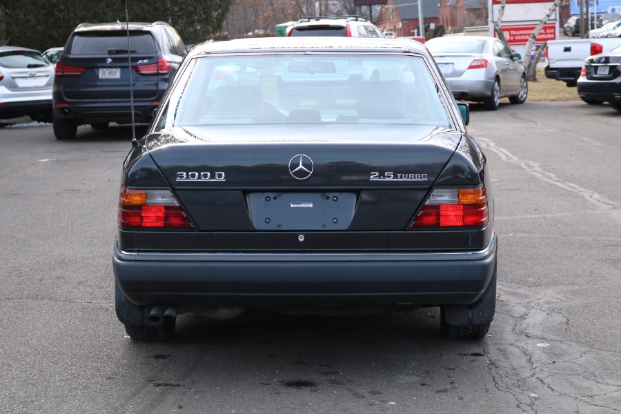 1992 Mercedes-Benz 300 Series 4dr Sedan 300D 2.5 Turbo, available for sale in Bristol, Connecticut | Dealmax Motors LLC. Bristol, Connecticut 1992 Mercedes-Benz 300 Series 4dr Sedan 300D 2.5 Turbo, available for sale in Bristol, Connecticut | Dealmax Motors LLC. Bristol, Connecticut