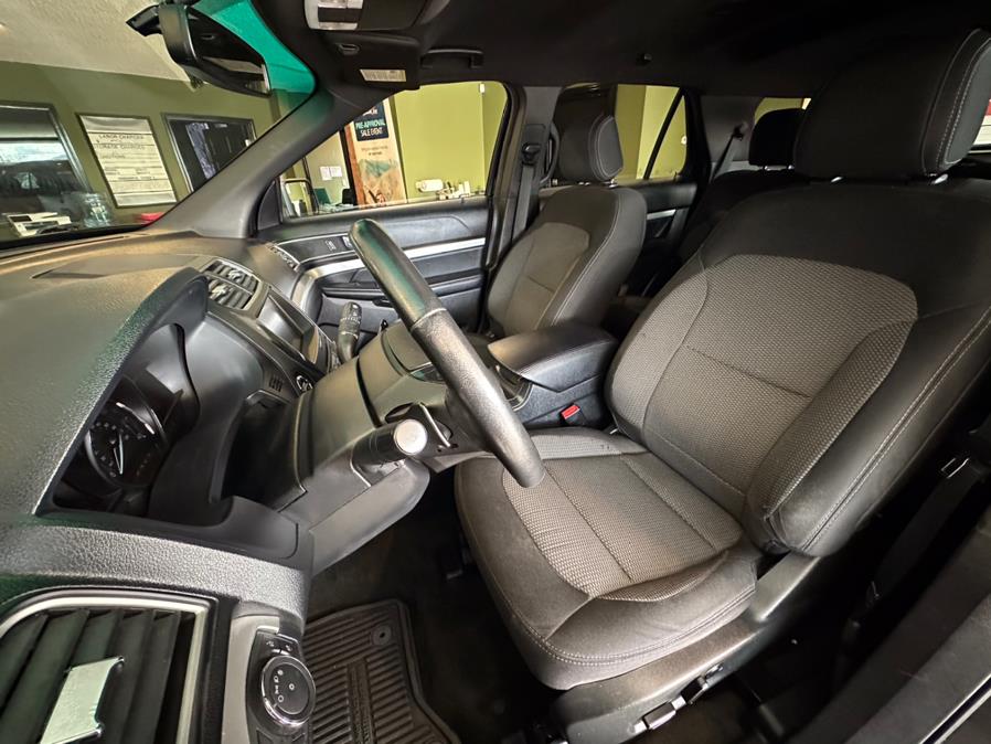 2016 Ford Explorer 4WD 4dr XLT, available for sale in West Hartford, Connecticut | AutoMax. West Hartford, Connecticut 2016 Ford Explorer 4WD 4dr XLT, available for sale in West Hartford, Connecticut | AutoMax. West Hartford, Connecticut