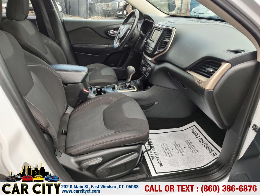 2015 Jeep Cherokee 4WD 4dr Latitude, available for sale in East Windsor, Connecticut | Car City LLC. East Windsor, Connecticut 2015 Jeep Cherokee 4WD 4dr Latitude, available for sale in East Windsor, Connecticut | Car City LLC. East Windsor, Connecticut