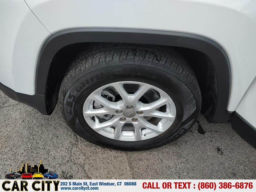 2015 Jeep Cherokee 4WD 4dr Latitude, available for sale in East Windsor, Connecticut | Car City LLC. East Windsor, Connecticut 2015 Jeep Cherokee 4WD 4dr Latitude, available for sale in East Windsor, Connecticut | Car City LLC. East Windsor, Connecticut