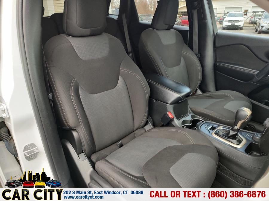 2015 Jeep Cherokee 4WD 4dr Latitude, available for sale in East Windsor, Connecticut | Car City LLC. East Windsor, Connecticut 2015 Jeep Cherokee 4WD 4dr Latitude, available for sale in East Windsor, Connecticut | Car City LLC. East Windsor, Connecticut
