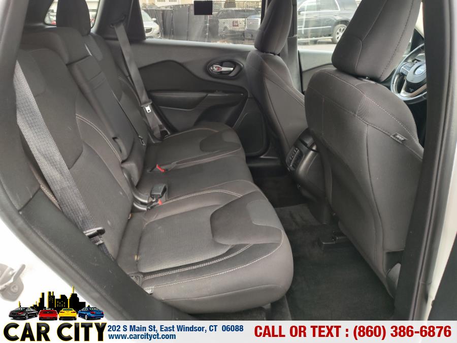 2015 Jeep Cherokee 4WD 4dr Latitude, available for sale in East Windsor, Connecticut | Car City LLC. East Windsor, Connecticut 2015 Jeep Cherokee 4WD 4dr Latitude, available for sale in East Windsor, Connecticut | Car City LLC. East Windsor, Connecticut