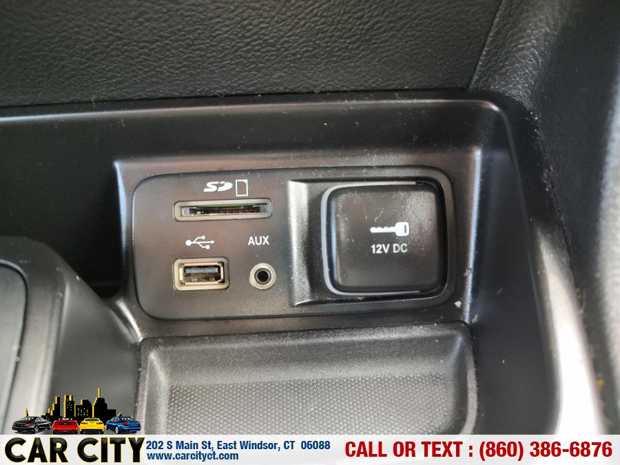 2015 Jeep Cherokee 4WD 4dr Latitude, available for sale in East Windsor, Connecticut | Car City LLC. East Windsor, Connecticut 2015 Jeep Cherokee 4WD 4dr Latitude, available for sale in East Windsor, Connecticut | Car City LLC. East Windsor, Connecticut