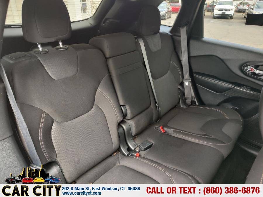 2015 Jeep Cherokee 4WD 4dr Latitude, available for sale in East Windsor, Connecticut | Car City LLC. East Windsor, Connecticut 2015 Jeep Cherokee 4WD 4dr Latitude, available for sale in East Windsor, Connecticut | Car City LLC. East Windsor, Connecticut