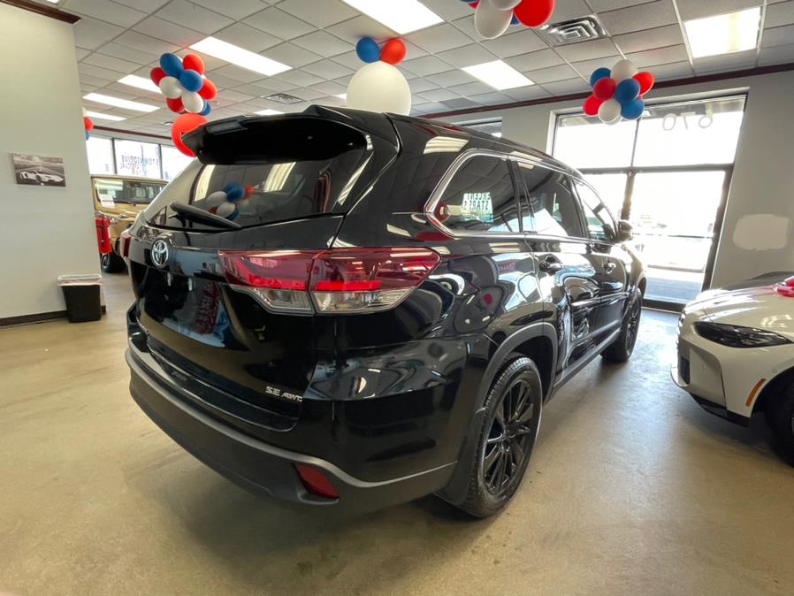 2019 Toyota Highlander SE V6 AWD (Natl), available for sale in Inwood, New York | 5 Towns Drive. Inwood, New York 2019 Toyota Highlander SE V6 AWD (Natl), available for sale in Inwood, New York | 5 Towns Drive. Inwood, New York