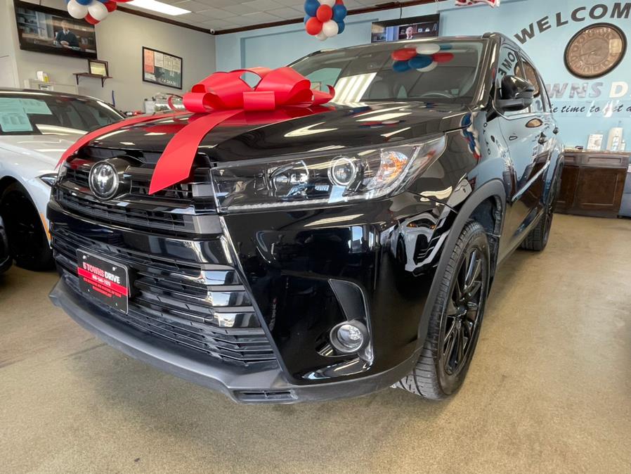 2019 Toyota Highlander SE V6 AWD (Natl), available for sale in Inwood, New York | 5 Towns Drive. Inwood, New York 2019 Toyota Highlander SE V6 AWD (Natl), available for sale in Inwood, New York | 5 Towns Drive. Inwood, New York