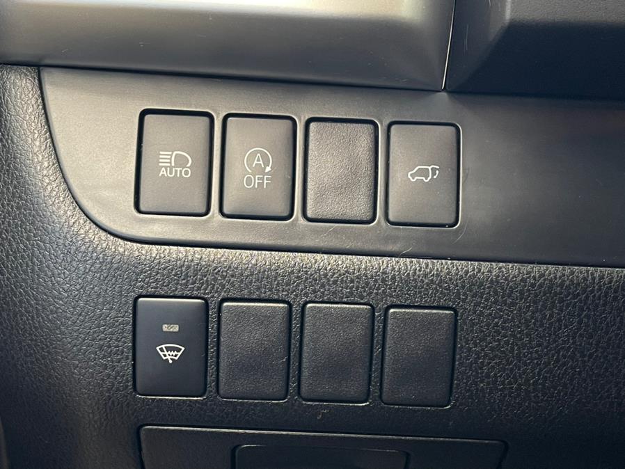 2019 Toyota Highlander SE V6 AWD (Natl), available for sale in Inwood, New York | 5 Towns Drive. Inwood, New York 2019 Toyota Highlander SE V6 AWD (Natl), available for sale in Inwood, New York | 5 Towns Drive. Inwood, New York