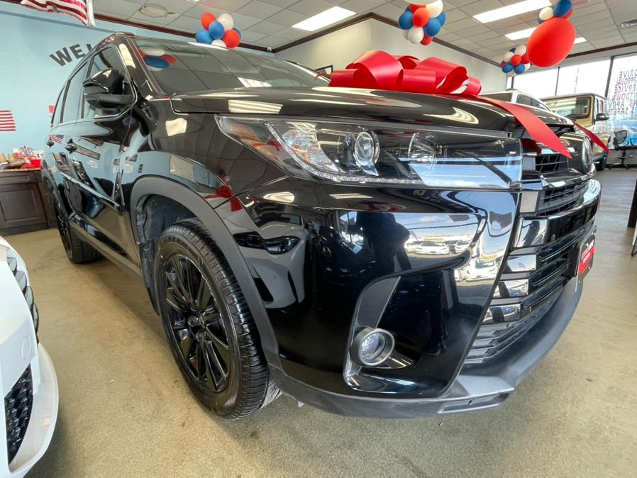 2019 Toyota Highlander SE V6 AWD (Natl), available for sale in Inwood, New York | 5 Towns Drive. Inwood, New York 2019 Toyota Highlander SE V6 AWD (Natl), available for sale in Inwood, New York | 5 Towns Drive. Inwood, New York