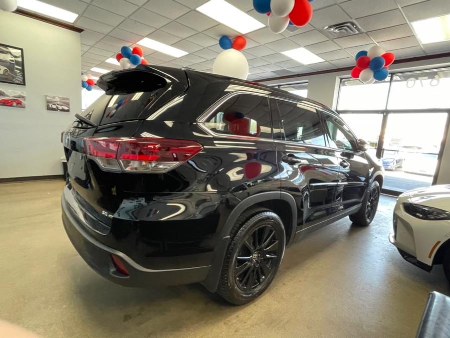 2019 Toyota Highlander SE V6 AWD (Natl), available for sale in Inwood, New York | 5 Towns Drive. Inwood, New York 2019 Toyota Highlander SE V6 AWD (Natl), available for sale in Inwood, New York | 5 Towns Drive. Inwood, New York