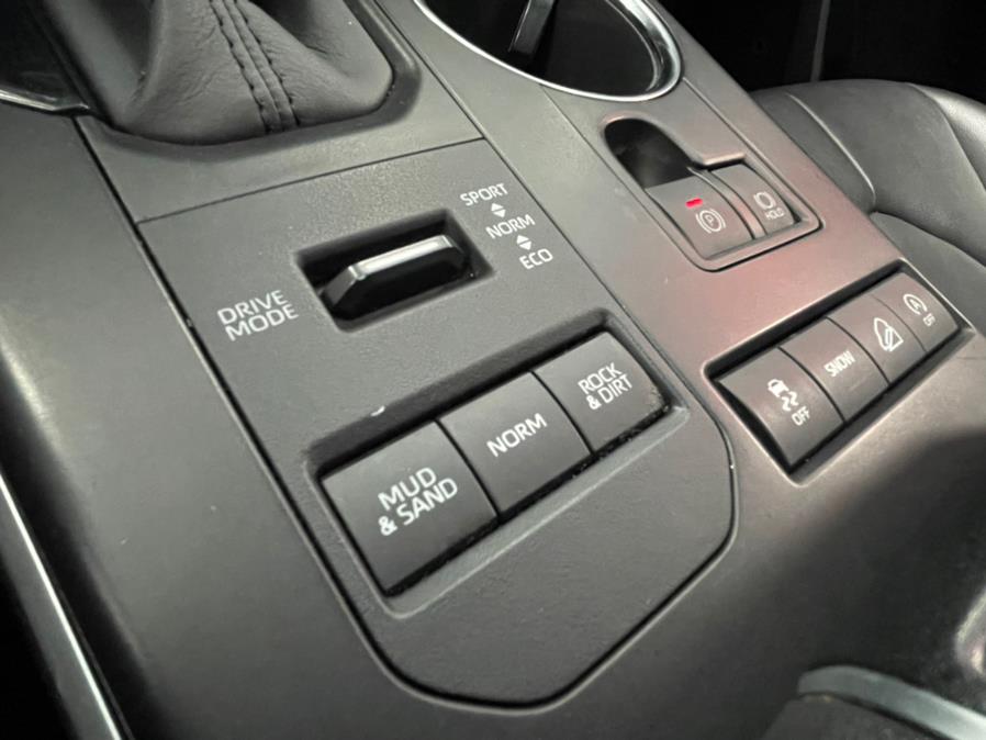 2020 Toyota Highlander XLE AWD (Natl), available for sale in Inwood, New York | 5 Towns Drive. Inwood, New York 2020 Toyota Highlander XLE AWD (Natl), available for sale in Inwood, New York | 5 Towns Drive. Inwood, New York