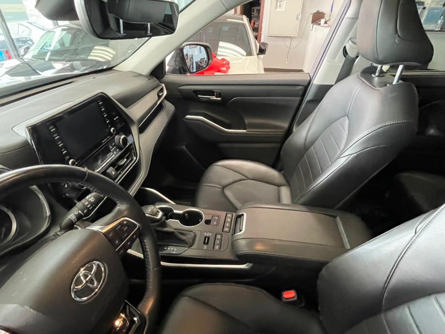 2020 Toyota Highlander XLE AWD (Natl), available for sale in Inwood, New York | 5 Towns Drive. Inwood, New York 2020 Toyota Highlander XLE AWD (Natl), available for sale in Inwood, New York | 5 Towns Drive. Inwood, New York