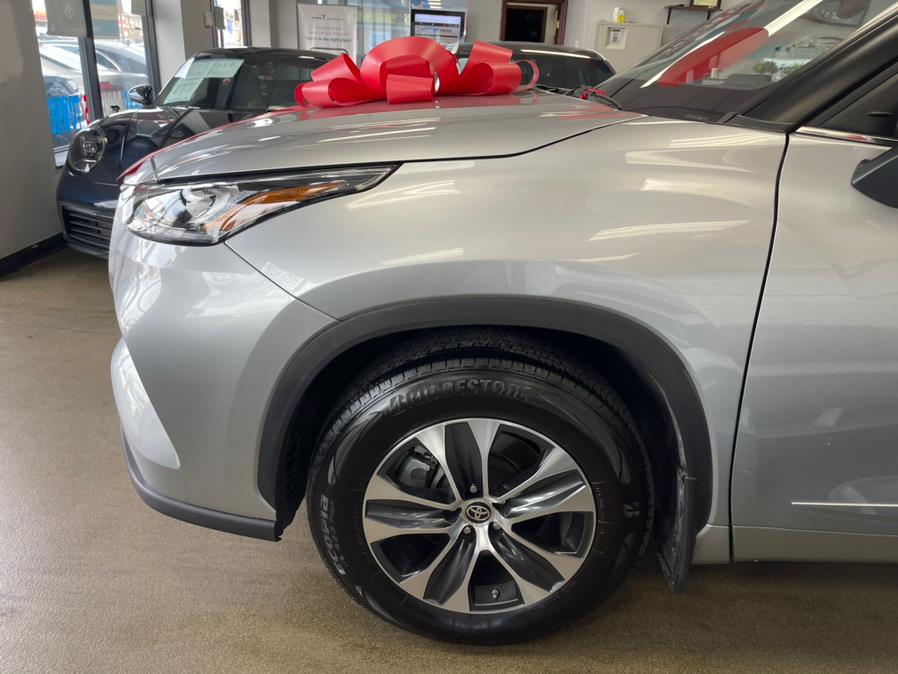 2020 Toyota Highlander XLE AWD (Natl), available for sale in Inwood, New York | 5 Towns Drive. Inwood, New York 2020 Toyota Highlander XLE AWD (Natl), available for sale in Inwood, New York | 5 Towns Drive. Inwood, New York