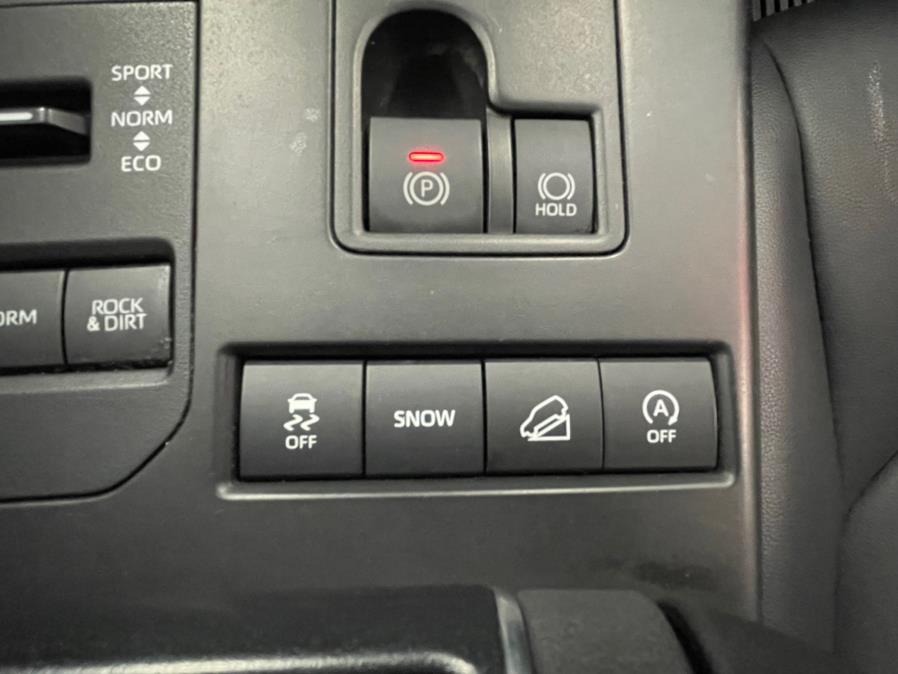 2020 Toyota Highlander XLE AWD (Natl), available for sale in Inwood, New York | 5 Towns Drive. Inwood, New York 2020 Toyota Highlander XLE AWD (Natl), available for sale in Inwood, New York | 5 Towns Drive. Inwood, New York