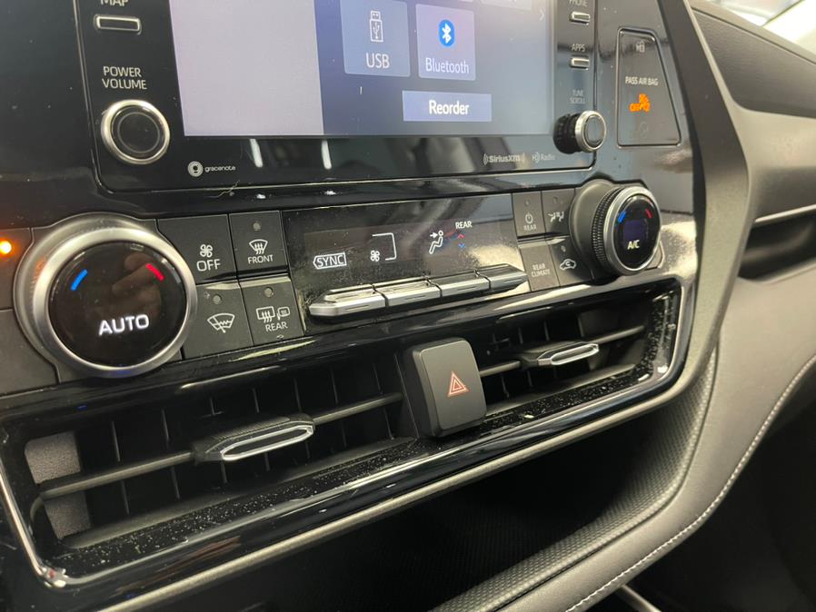 2020 Toyota Highlander XLE AWD (Natl), available for sale in Inwood, New York | 5 Towns Drive. Inwood, New York 2020 Toyota Highlander XLE AWD (Natl), available for sale in Inwood, New York | 5 Towns Drive. Inwood, New York