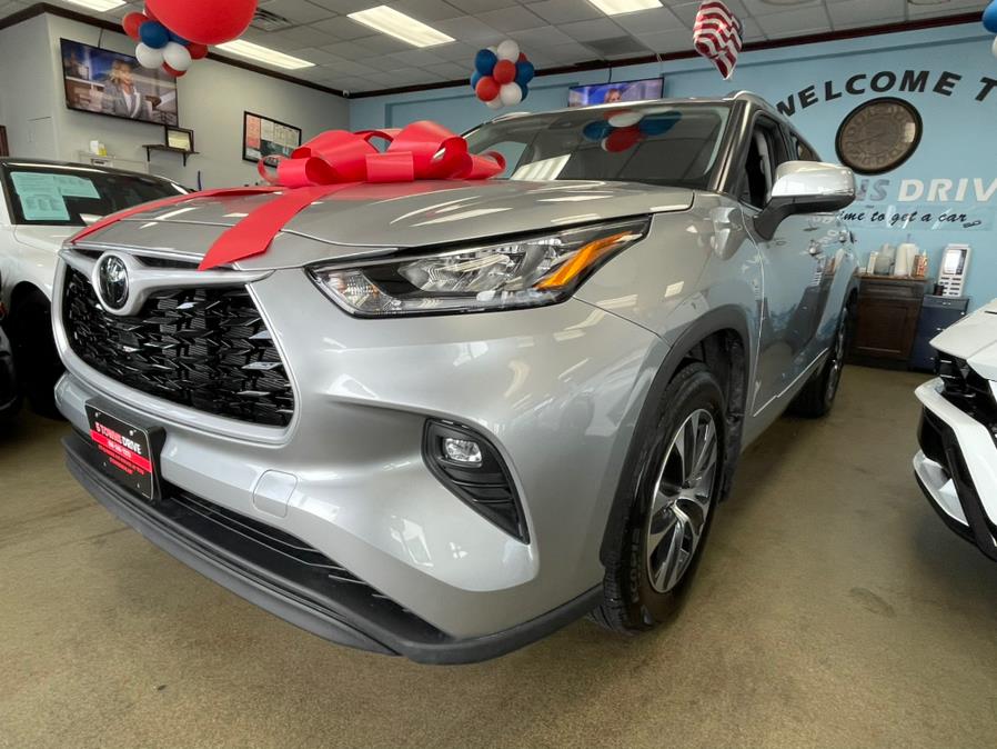 2020 Toyota Highlander XLE AWD (Natl), available for sale in Inwood, New York | 5 Towns Drive. Inwood, New York 2020 Toyota Highlander XLE AWD (Natl), available for sale in Inwood, New York | 5 Towns Drive. Inwood, New York