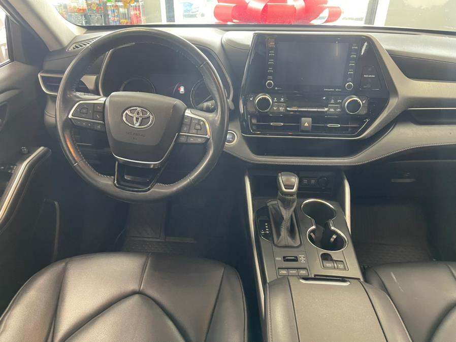 2020 Toyota Highlander XLE AWD (Natl), available for sale in Inwood, New York | 5 Towns Drive. Inwood, New York 2020 Toyota Highlander XLE AWD (Natl), available for sale in Inwood, New York | 5 Towns Drive. Inwood, New York