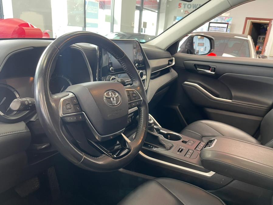 2020 Toyota Highlander XLE AWD (Natl), available for sale in Inwood, New York | 5 Towns Drive. Inwood, New York 2020 Toyota Highlander XLE AWD (Natl), available for sale in Inwood, New York | 5 Towns Drive. Inwood, New York