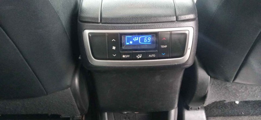 2014 Toyota Highlander XLE. CLEAN CARFAX. ONE OWNER!!!, available for sale in Elmont, New York | Sunrise of Elmont. Elmont, New York 2014 Toyota Highlander XLE. CLEAN CARFAX. ONE OWNER!!!, available for sale in Elmont, New York | Sunrise of Elmont. Elmont, New York